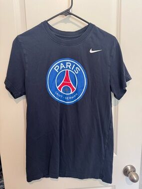 Nike Kids Navy Paris Saint-Germain Graphic Tee with Red & Blue Logo